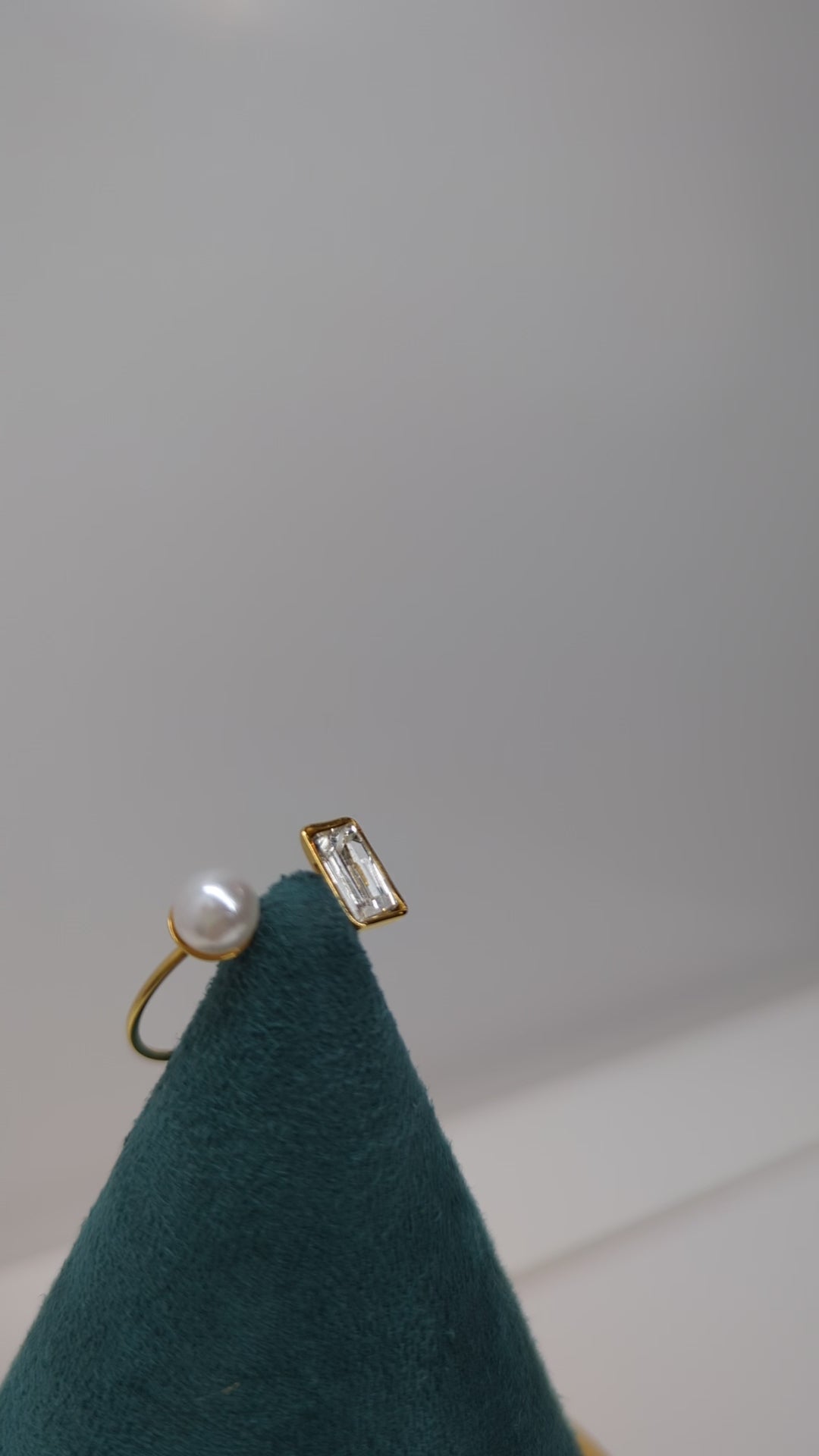 🌙 ANILLO LUNA Y CRISTAL ✨